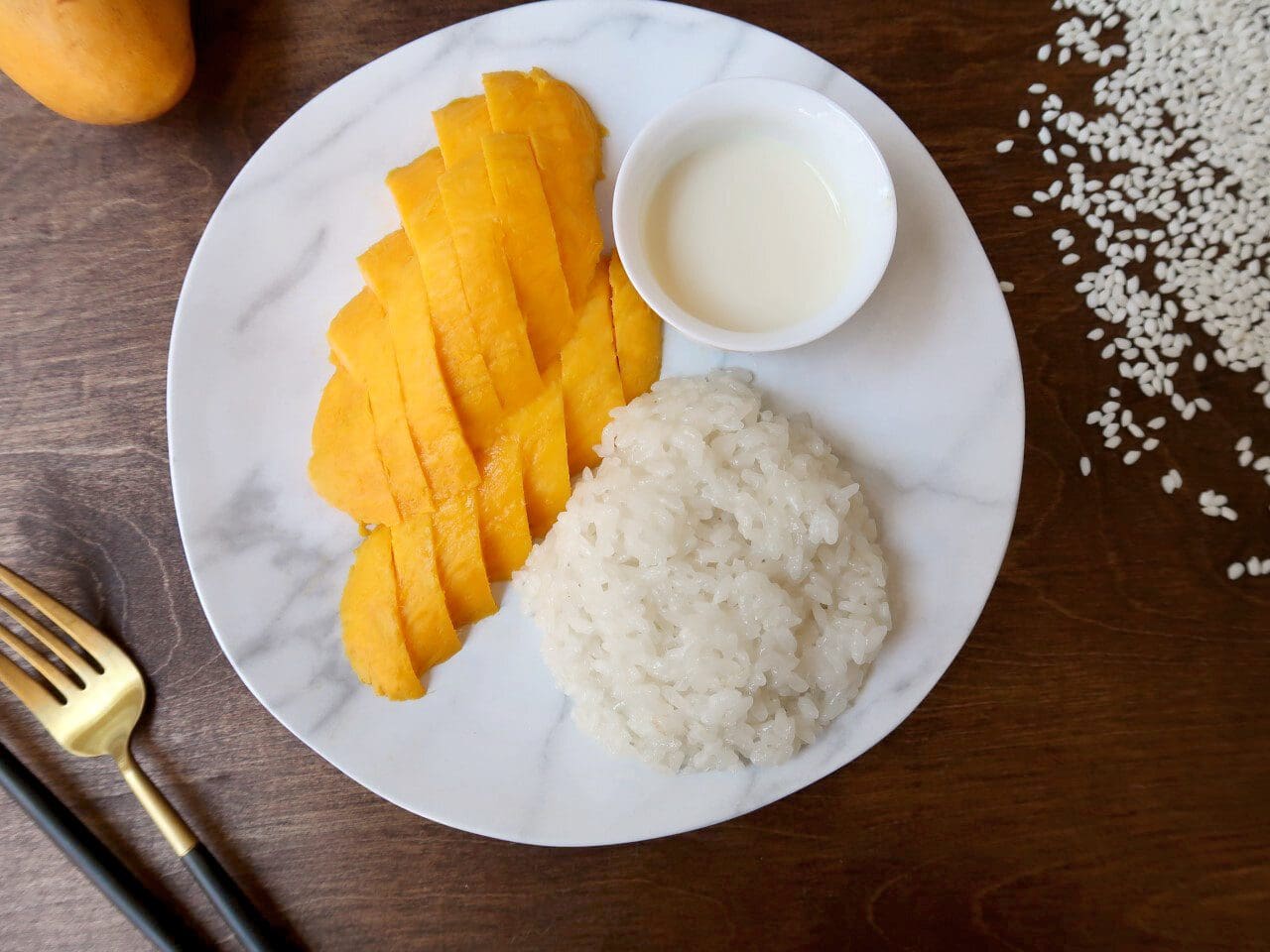 Thai Mango Sticky Rice (Rice Cooker) - Delishar