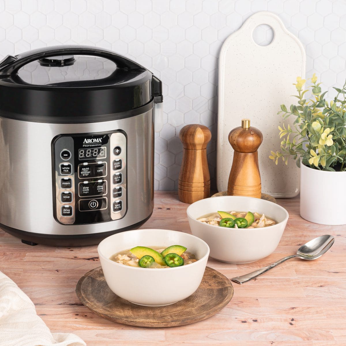 Aroma Rice Cooker White Bean & Chicken Chili: Hearty Comfort in Every Bite!