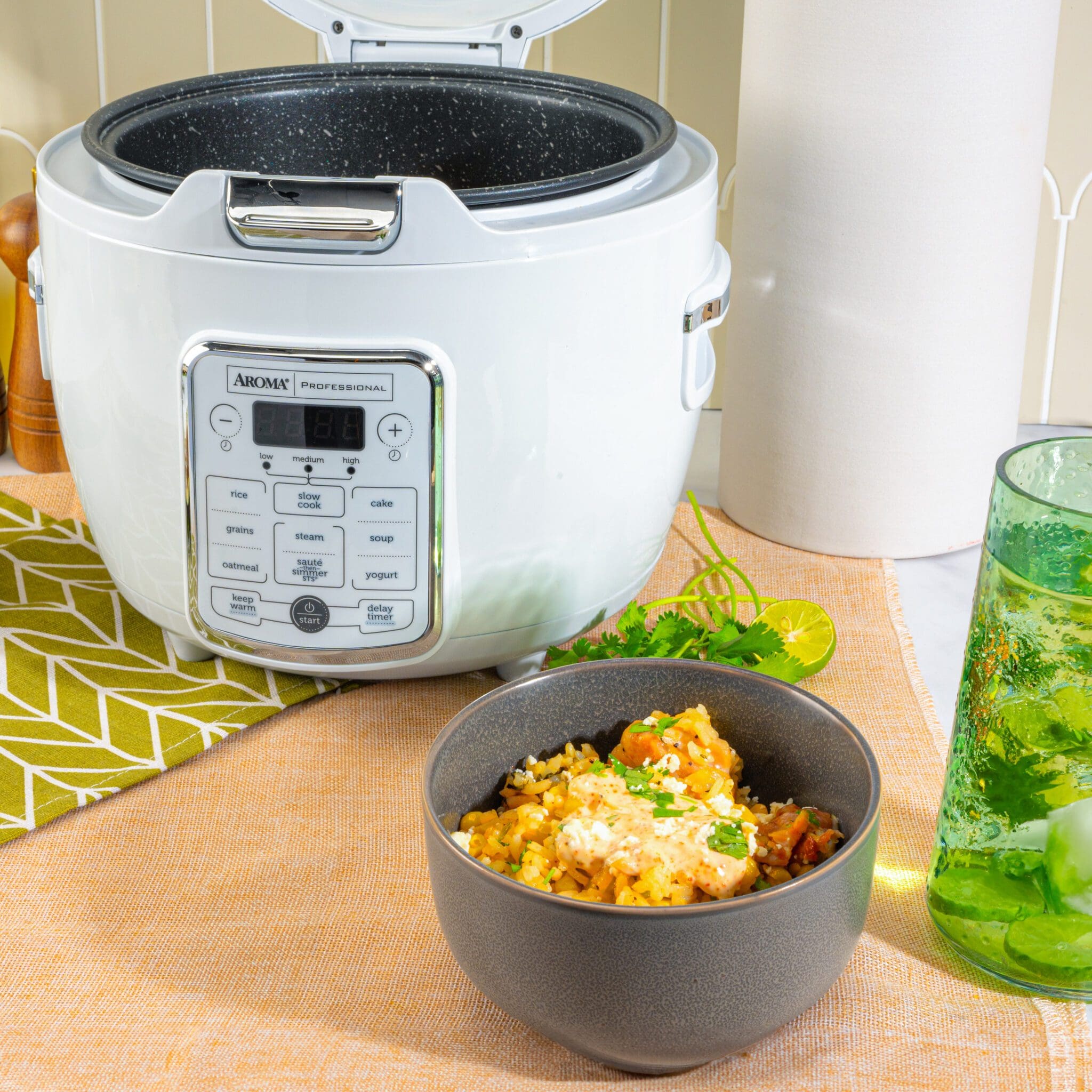 onepotmeals with your Aroma rice cooker! #salmonrice #ricecooker